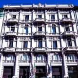 Proseguiamo il nostro viaggio su corso Cavour, l� dove si trova lo splendido edificio che ospita dal 1928 l�Hotel Oriente: Palazzo Marroccoli